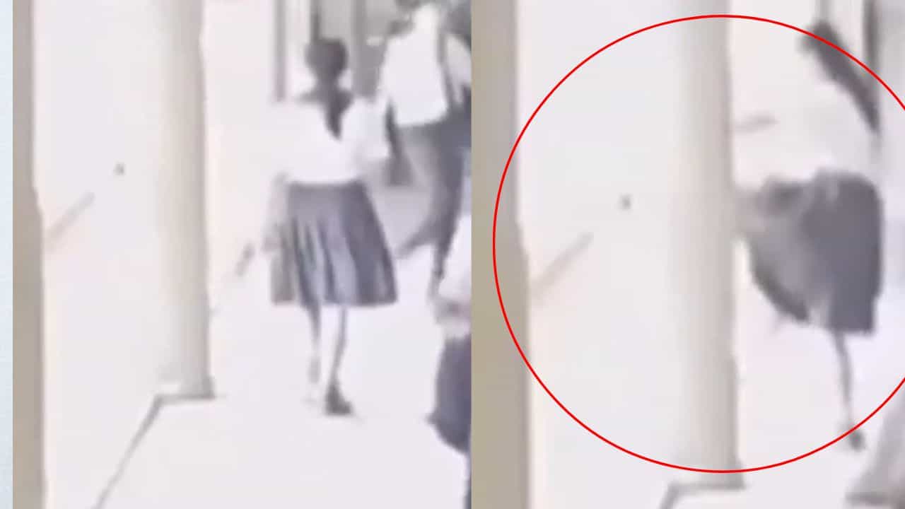 ਅਹਿਮਦਾਬਾਦ: 10ਵੀਂ ਜਮਾਤ ਦੀ ਵਿਦਿਆਰਥਣ ਨੇ ਅਚਾਨਕ ਸਕੂਲ ਦੀ ਬਾਲਕੋਨੀ ਤੋਂ ਮਾਰੀ ਛਾਲ... ਸੀਸੀਟੀਵੀ ਚ ਕੈਦ ਹੋਈ ਲਾਈਵ ਮੌਤ