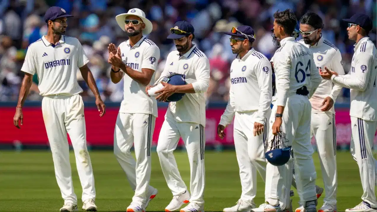 ਟੀਮ ਇੰਡੀਆ ਵਿੱਚ ਹੋਇਆ ਬਦਲਾਅ, ਮੈਨਚੈਸਟਰ ਟੈਸਟ ਤੋਂ 2 ਖਿਡਾਰੀਆਂ ਦੇ ਬਾਹਰ ਹੋਣ ਤੇ BCCI ਨੇ ਲਾਈ ਮੁਹਰ, ਇੱਕ ਪਰਤਿਆ ਘਰ ਟੀਮ ਇੰਡੀਆ ਵਿੱਚ ਹੋਇਆ ਬਦਲਾਅ, ਮੈਨਚੈਸਟਰ ਟੈਸਟ ਤੋਂ 2 ਖਿਡਾਰੀਆਂ ਦੇ ਬਾਹਰ ਹੋਣ ਤੇ BCCI ਨੇ ਲਾਈ ਮੁਹਰ, ਇੱਕ ਪਰਤਿਆ ਘਰ