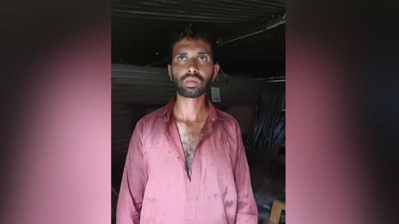 ਭਾਰਤੀ ਸੀਮਾ ਚ ਘੁਸਪੈਠ ਕਰਦਾ ਹੋਇਆ ਪਾਕਿਸਤਾਨੀ ਨਾਗਰਿਕ ਕਾਬੂ, BSF ਨੇ ਤਲਾਸ਼ੀ ਚ ਪਾਕਿ ਕਰੰਸੀ ਕੀਤੀ ਬਰਾਮਦ ਭਾਰਤੀ ਸੀਮਾ ਚ ਘੁਸਪੈਠ ਕਰਦਾ ਹੋਇਆ ਪਾਕਿਸਤਾਨੀ ਨਾਗਰਿਕ ਕਾਬੂ, BSF ਨੇ ਤਲਾਸ਼ੀ ਚ ਪਾਕਿ ਕਰੰਸੀ ਕੀਤੀ ਬਰਾਮਦ