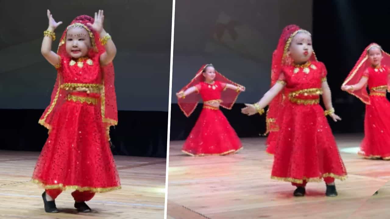 ਰੂਸੀ ਬੱਚੀਆਂ ਨੇ ਚੰਦਾ ਚਮਕੇ ਗਾਣੇ ਤੇ ਕੀਤਾ ਸ਼ਾਨਦਾਰ ਡਾਂਸ, Cuteness ਨੇ ਜਿੱਤੇ ਦਿੱਲ ਪਰ ਕੈਮਰਾਮੈਨ ਨੂੰ ਕੋਸ ਰਹੇ ਲੋਕ! ਰੂਸੀ ਬੱਚੀਆਂ ਨੇ ਚੰਦਾ ਚਮਕੇ ਗਾਣੇ ਤੇ ਕੀਤਾ ਸ਼ਾਨਦਾਰ ਡਾਂਸ, Cuteness ਨੇ ਜਿੱਤੇ ਦਿੱਲ ਪਰ ਕੈਮਰਾਮੈਨ ਨੂੰ ਕੋਸ ਰਹੇ ਲੋਕ!