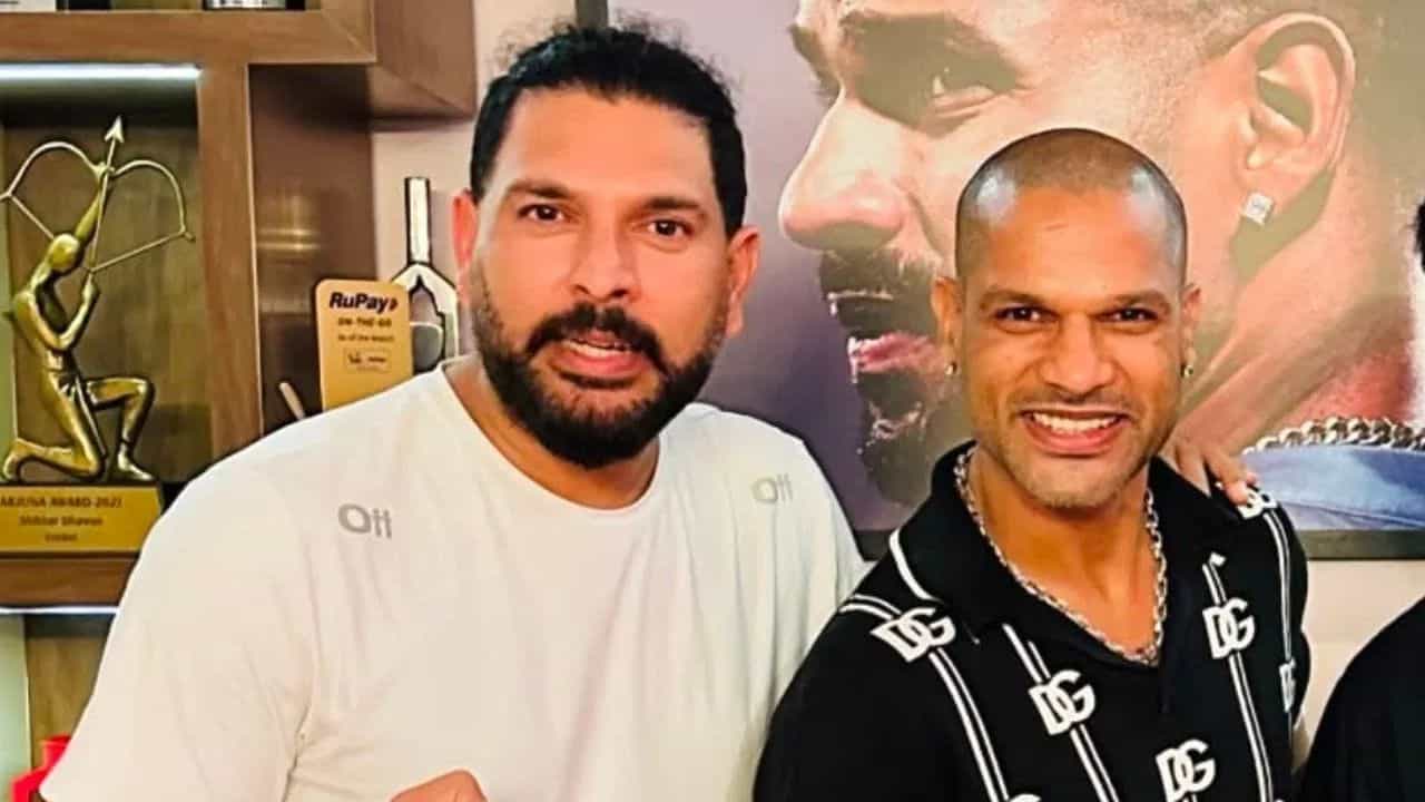 ਕਿੱਥੇ ਗਈ ਦੇਸ਼ ਭਗਤੀ? ਯੁਵਰਾਜ ਸਿੰਘ-ਸ਼ਿਖਰ ਧਵਨ, ਰੈਨਾ ਤੇ ਭੜਕੇ ਭਾਰਤੀ ਫੈਨਸ ਕਿੱਥੇ ਗਈ ਦੇਸ਼ ਭਗਤੀ? ਯੁਵਰਾਜ ਸਿੰਘ-ਸ਼ਿਖਰ ਧਵਨ, ਰੈਨਾ ਤੇ ਭੜਕੇ ਭਾਰਤੀ ਫੈਨਸ