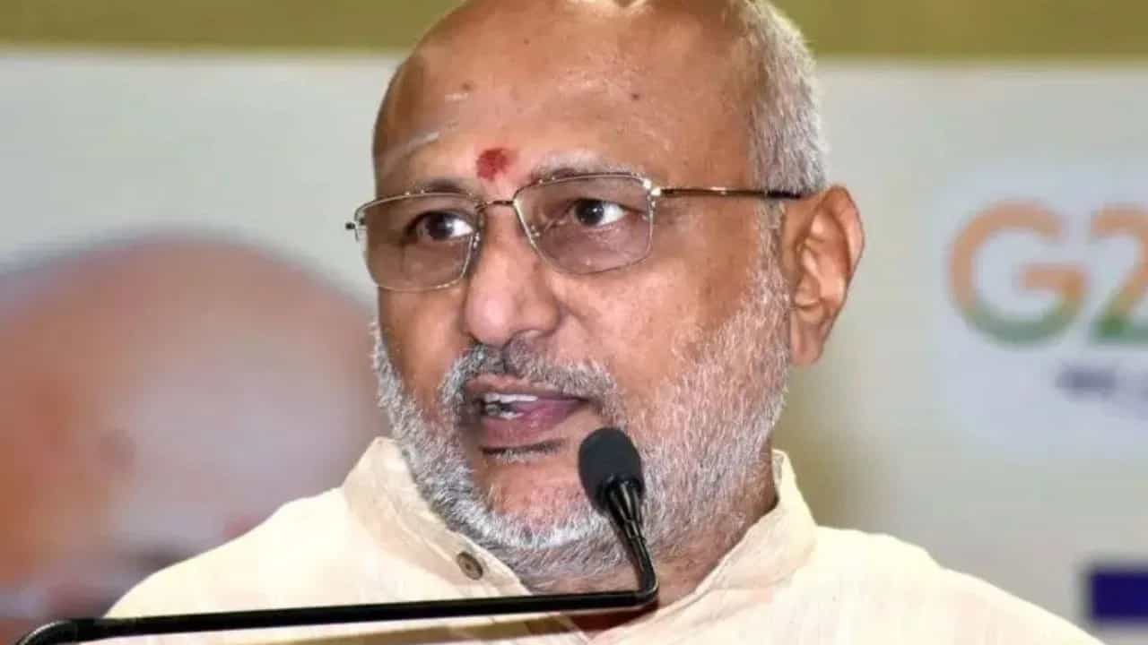 CP ਰਾਧਾਕ੍ਰਿਸ਼ਨਨ ਹੋਣਗੇ NDA ਦੇ ਉਪ ਰਾਸ਼ਟਰਪਤੀ ਉਮੀਦਵਾਰ, ਸੰਸਦੀ ਬੋਰਡ ਦੀ ਮੀਟਿੰਗ ਚ ਮਨਜ਼ੂਰੀ CP ਰਾਧਾਕ੍ਰਿਸ਼ਨਨ ਹੋਣਗੇ NDA ਦੇ ਉਪ ਰਾਸ਼ਟਰਪਤੀ ਉਮੀਦਵਾਰ, ਸੰਸਦੀ ਬੋਰਡ ਦੀ ਮੀਟਿੰਗ ਚ ਮਨਜ਼ੂਰੀ