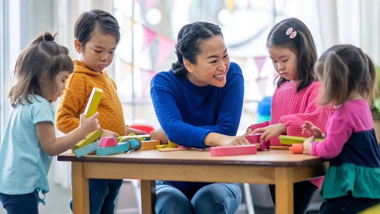 ਡੇਅਕੇਅਰ ਵਿੱਚ ਬੱਚਿਆਂ ਦੀ ਸੁਰੱਖਿਆ, ਮਾਪਿਆਂ ਨੂੰ ਕਿਹੜੇ ਸੰਕੇਤਾਂ ਵੱਲ ਤੁਰੰਤ ਧਿਆਨ ਦੇਣਾ ਚਾਹੀਦਾ ਹੈ