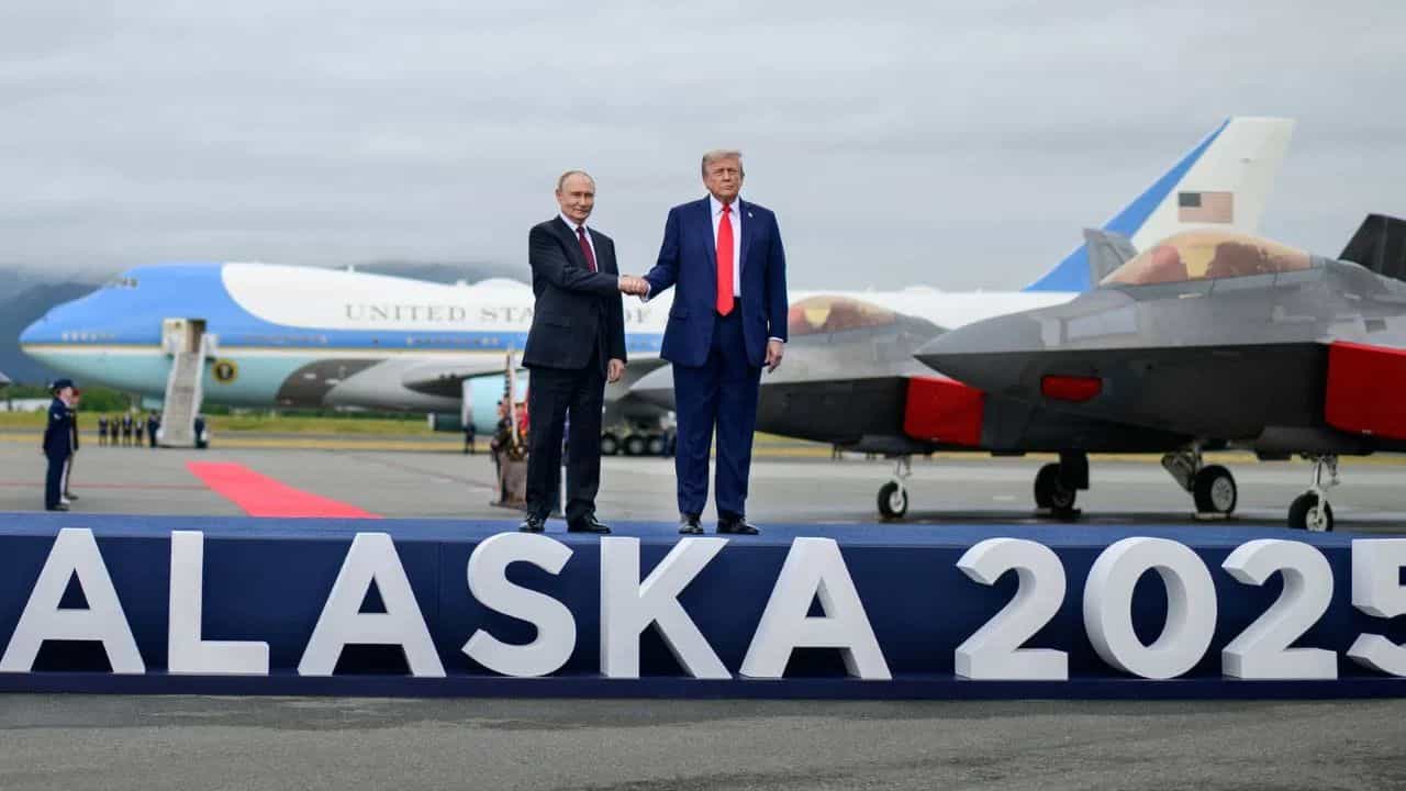 ਟਰੰਪ ਡੀਲ ਦੇ ਦਾਅਵੇ ਦੀ ਨਿਕਲੀ ਫੂਕ, ਤਿੰਨ ਘੰਟੇ ਦੀ ਮੀਟਿੰਗ ਵਿੱਚ ਹਾਵੀ ਰਹੇ ਪੁਤਿਨ ਟਰੰਪ ਡੀਲ ਦੇ ਦਾਅਵੇ ਦੀ ਨਿਕਲੀ ਫੂਕ, ਤਿੰਨ ਘੰਟੇ ਦੀ ਮੀਟਿੰਗ ਵਿੱਚ ਹਾਵੀ ਰਹੇ ਪੁਤਿਨ