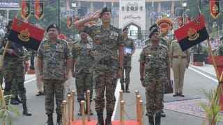 ਅਟਾਰੀ ਬਾਰਡਰ ‘ਤੇ ਰਿਟਰੀਟ ਸੈਰੇਮਨੀ ‘ਚ ਦਿਖਿਆ ਫੌਜੀਆਂ ਦਾ ਉਤਸ਼ਾਹ, ਭਾਰਤੀ ਗੈਲਰੀ ਵਿੱਚ ਉਮੜੀ ਭੀੜ