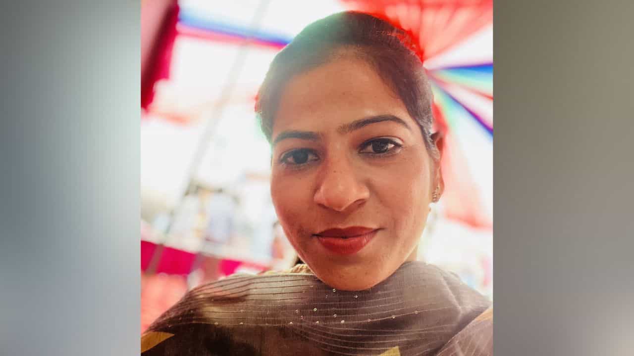 ਲੁਧਿਆਣਾ ਦੇ ਹਸਪਤਾਲ ਚ ਨਰਸ ਦੀ ਸ਼ੱਕੀ ਹਾਲਾਤਾਂ ਚ ਮੌਤ, ਪਰਿਵਾਰ ਦੇ ਪ੍ਰਸ਼ਾਸਨ ਤੇ ਇਲਜ਼ਾਮ ਲੁਧਿਆਣਾ ਦੇ ਹਸਪਤਾਲ ਚ ਨਰਸ ਦੀ ਸ਼ੱਕੀ ਹਾਲਾਤਾਂ ਚ ਮੌਤ, ਪਰਿਵਾਰ ਦੇ ਪ੍ਰਸ਼ਾਸਨ ਤੇ ਇਲਜ਼ਾਮ