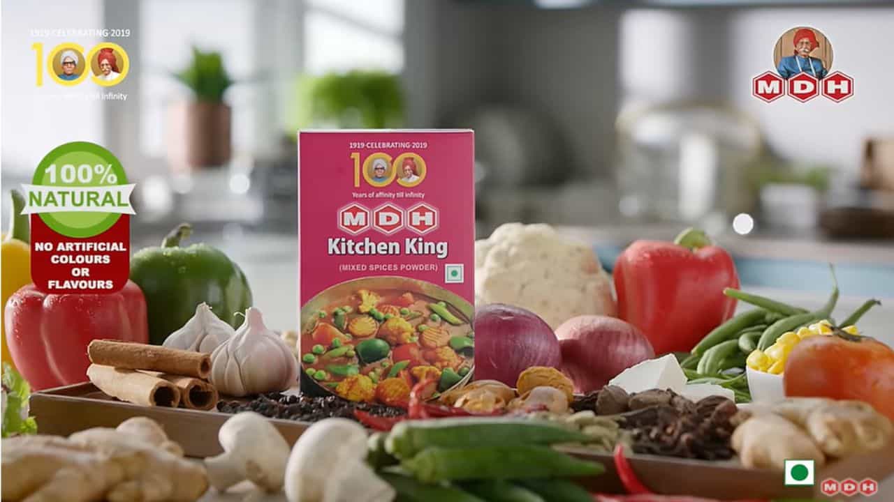 ਮਸਾਲਿਆਂ ਦਾ ਬਾਦਸ਼ਾਹ ਹੈ MDH, ਦੁਨੀਆ ਭਰ ਚ ਕਿਚਨ ਕਿੰਗ ਮਸਾਲੇ ਦੇ ਕਰੋੜਾਂ ਦੀਵਾਨੇ ਮਸਾਲਿਆਂ ਦਾ ਬਾਦਸ਼ਾਹ ਹੈ MDH, ਦੁਨੀਆ ਭਰ ਚ ਕਿਚਨ ਕਿੰਗ ਮਸਾਲੇ ਦੇ ਕਰੋੜਾਂ ਦੀਵਾਨੇ