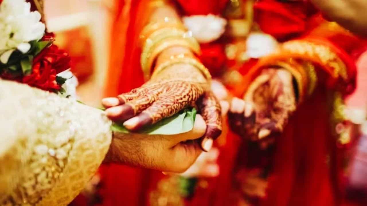 Marriage Astro Tips: ਵਿਆਹ ਚ ਆ ਰਹੀਆਂ ਰੁਕਾਵਟਾਂ... ਤਾਂ ਸ਼ੁੱਕਰਵਾਰ ਨੂੰ ਕਰੋ ਇਹ ਉਪਾਅ