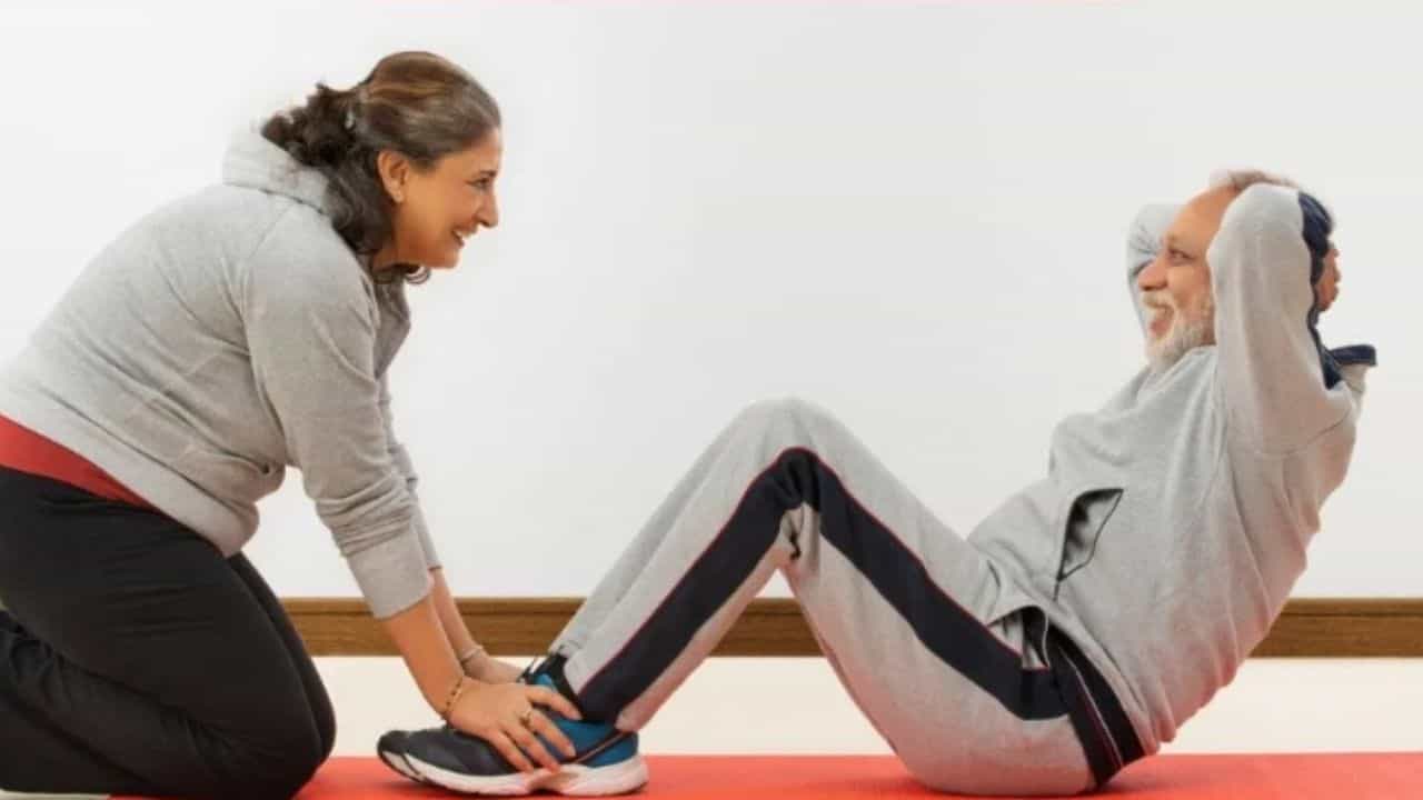 Gym ਨਹੀਂ ਜਾ ਸਕਦੇ ਤਾਂ ਕਰੋ ਇਸ ਵਰਕਆਉਟ ਨੂੰ ਘਰ ਬੈਠੇ, ਹੋਵੇਗਾ ਜ਼ਬਰਦਸਤ ਫਾਇਦਾ Gym ਨਹੀਂ ਜਾ ਸਕਦੇ ਤਾਂ ਕਰੋ ਇਸ ਵਰਕਆਉਟ ਨੂੰ ਘਰ ਬੈਠੇ, ਹੋਵੇਗਾ ਜ਼ਬਰਦਸਤ ਫਾਇਦਾ