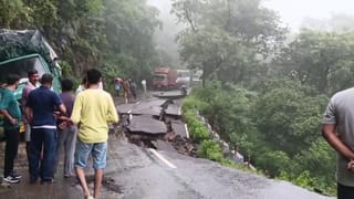 ਪਠਾਨਕੋਟ-ਚੰਬਾ ਹਾਈਵੇਅ ‘ਤੇ ਧਸੀ ਸੜਕ, ਆਵਾਜਾਈ ਬੰਦ, ਅਗਲੇ ਤਿੰਨ ਦਿਨ ਲਈ ਯੈਲੋ ਅਲਰਟ