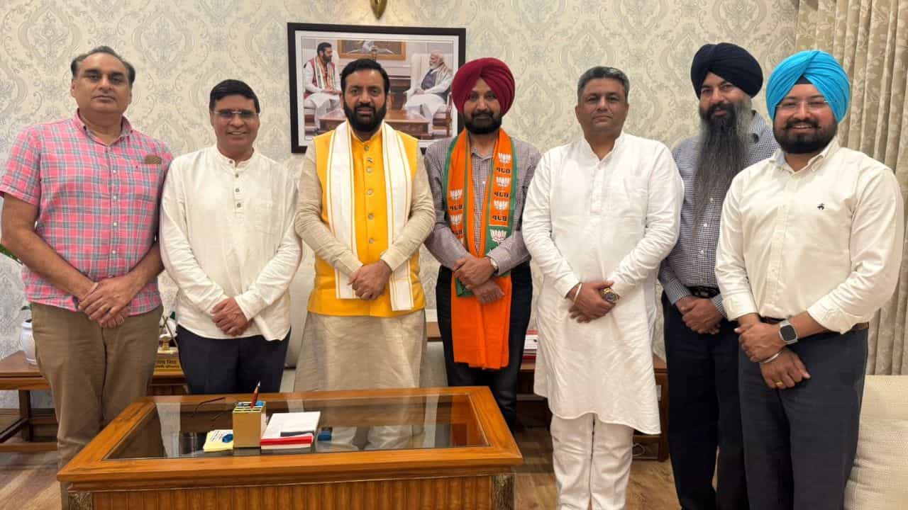 ਰਣਜੀਤ ਗਿੱਲ ਨੇ ਜੁਆਇਨ ਕੀਤੀ BJP, ਕੁੱਝ ਦਿਨ ਪਹਿਲਾਂ ਛੱਡੀ ਸੀ SAD ਰਣਜੀਤ ਗਿੱਲ ਨੇ ਜੁਆਇਨ ਕੀਤੀ BJP, ਕੁੱਝ ਦਿਨ ਪਹਿਲਾਂ ਛੱਡੀ ਸੀ SAD