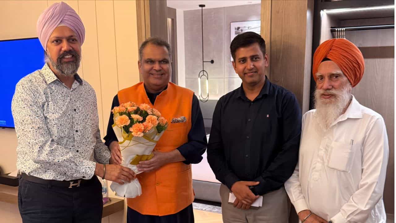 UK ਦੇ ਸੰਸਦ ਮੈਂਬਰ ਢੇਸੀ ਦੀ ਮੰਤਰੀ ਸੰਜੀਵ ਅਰੋੜਾ ਨਾਲ ਮੁਲਾਕਾਤ, ਪ੍ਰਵਾਸੀਆਂ ਦੇ ਮੁੱਦਿਆਂ ਤੇ ਹੋਈ ਚਰਚਾ UK ਦੇ ਸੰਸਦ ਮੈਂਬਰ ਢੇਸੀ ਦੀ ਮੰਤਰੀ ਸੰਜੀਵ ਅਰੋੜਾ ਨਾਲ ਮੁਲਾਕਾਤ, ਪ੍ਰਵਾਸੀਆਂ ਦੇ ਮੁੱਦਿਆਂ ਤੇ ਹੋਈ ਚਰਚਾ