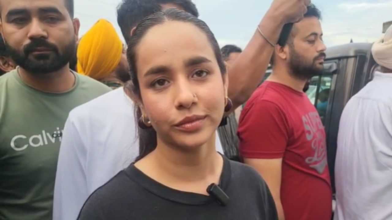 ਮੁਸੀਬਤ ਵੇਲੇ ਨਾਲ ਖੜ੍ਹਨਾ ਸਾਡਾ ਫ਼ਰਜ਼, ਹੜ੍ਹ ਪ੍ਰਭਾਵਿਤ ਇਲਾਕਿਆਂ ਚ ਪਹੁੰਚੇ ਸੁਨੰਦਾ ਸ਼ਰਮਾ ਮੁਸੀਬਤ ਵੇਲੇ ਨਾਲ ਖੜ੍ਹਨਾ ਸਾਡਾ ਫ਼ਰਜ਼, ਹੜ੍ਹ ਪ੍ਰਭਾਵਿਤ ਇਲਾਕਿਆਂ ਚ ਪਹੁੰਚੇ ਸੁਨੰਦਾ ਸ਼ਰਮਾ