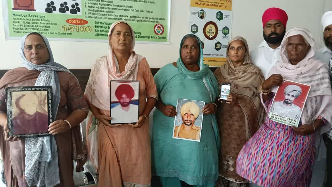 ਤਰਨਤਾਰਨ ਫਰਜ਼ੀ ਐਨਕਾਊਂਟਰ ਕੇਸ ਵਿੱਚ 5 ਮੁਲਜ਼ਮਾਂ ਨੂੰ ਉਮਰ ਕੈਦ ਦੀ ਸਜ਼ਾ, ਜਾਣੋ ਕੀ ਹੈ ਪੂਰਾ ਮਾਮਲਾ ਤਰਨਤਾਰਨ ਫਰਜ਼ੀ ਐਨਕਾਊਂਟਰ ਕੇਸ ਵਿੱਚ 5 ਮੁਲਜ਼ਮਾਂ ਨੂੰ ਉਮਰ ਕੈਦ ਦੀ ਸਜ਼ਾ, ਜਾਣੋ ਕੀ ਹੈ ਪੂਰਾ ਮਾਮਲਾ