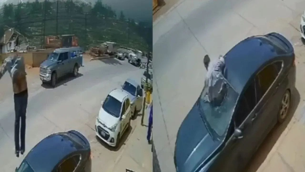 ਛੱਤ ਤੋਂ ਗੱਡੀ 'ਤੇ ਡਿੱਗਿਆ ਵਿਅਕਤੀ, ਵੀਡਿਓ ਦੇਖ ਲੋਕ ਹੈਰਾਨ, ਬੋਲੇ- ਅਸਲ ਜ਼ਿੰਦਗੀ ਦਾ ਸੂਪਰਮੈਨ