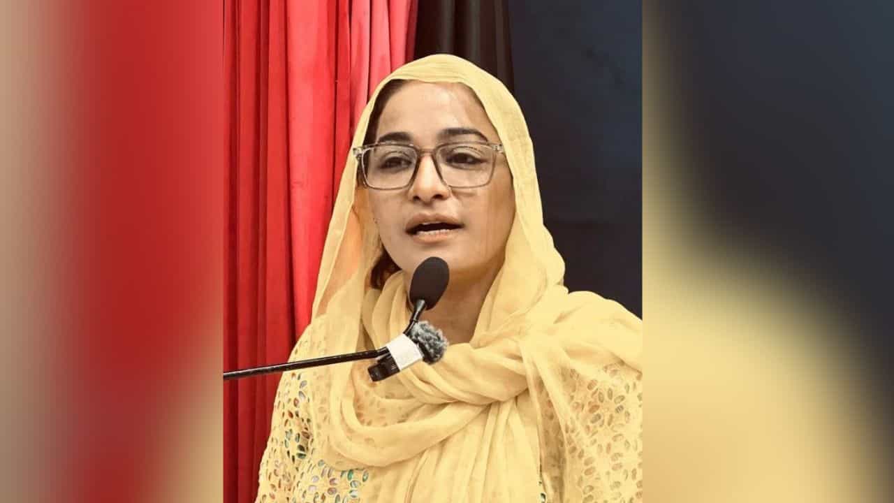 ਬੇਅੰਤ ਸਿੰਘ ਦੀ ਧੀ ਅੰਮ੍ਰਿਤ ਕੌਰ ਲੜੇਗੀ ਤਰਨਤਾਰਨ ਜ਼ਿਮਨੀ ਚੋਣ, ਭਰਾ ਦੀ ਪਾਰਟੀ ਤੋਂ ਦੂਰੀ, ਬਣੀ ਆਜ਼ਾਦ ਉਮੀਦਵਾਰ ਬੇਅੰਤ ਸਿੰਘ ਦੀ ਧੀ ਅੰਮ੍ਰਿਤ ਕੌਰ ਲੜੇਗੀ ਤਰਨਤਾਰਨ ਜ਼ਿਮਨੀ ਚੋਣ, ਭਰਾ ਦੀ ਪਾਰਟੀ ਤੋਂ ਦੂਰੀ, ਬਣੀ ਆਜ਼ਾਦ ਉਮੀਦਵਾਰ