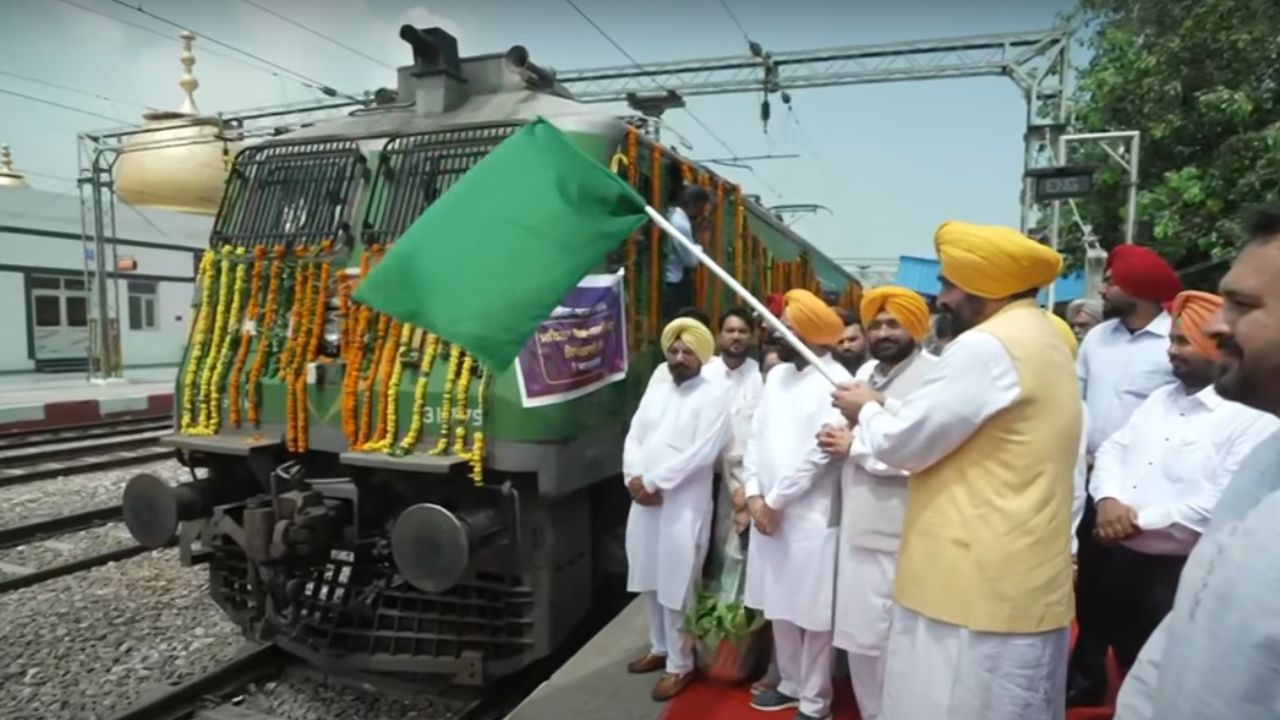 ਸੀਐਮ ਮਾਨ ਨੇ ਟ੍ਰੇਨਿੰਗ ਲਈ ਮਹਿਲਾ ਸਰਪੰਚਾਂ-ਪੰਚਾਂ ਨੂੰ ਮਹਾਰਾਸ਼ਟਰ ਭੇਜਿਆ, 500 ਨਵੇਂ ਪੰਚਾਇਤ ਘਰਾਂ ਦਾ ਰੱਖਿਆ ਨੀਂਹ ਪੱਥਰ