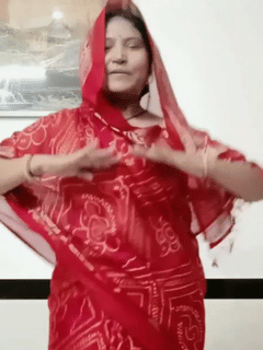 ਸ਼ਕੀਰਾ ਦੇ ਗਾਣਿਆਂ ‘ਤੇ ਦੇਸੀ ਔਰਤ ਨੇ ਕੀਤਾ ਡਾਂਸ, ਵੀਡਿਓ ਹੋਇਆ ਵਾਇਰਲ...