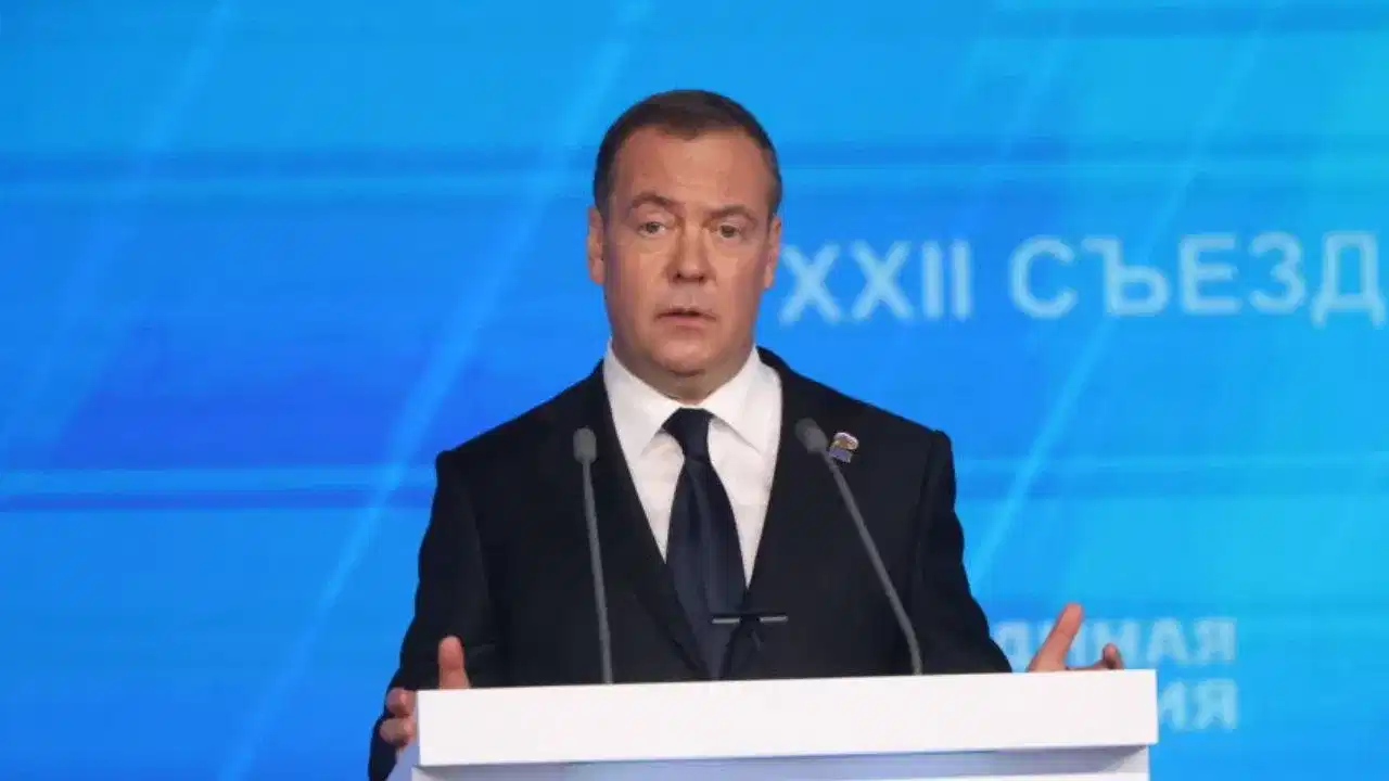 ਜਾਣੋ, ਉਸ ਵਿਅਕਤੀ ਬਾਰੇ ਜਿਸਦੇ ਕਾਰਨ ਛਿੜ ਸਕਦਾ ਹੈ ਦੁਨੀਆ ਚ ਪ੍ਰਮਾਣੂ ਯੁੱਧ ਜਾਣੋ, ਉਸ ਵਿਅਕਤੀ ਬਾਰੇ ਜਿਸਦੇ ਕਾਰਨ ਛਿੜ ਸਕਦਾ ਹੈ ਦੁਨੀਆ ਚ ਪ੍ਰਮਾਣੂ ਯੁੱਧ