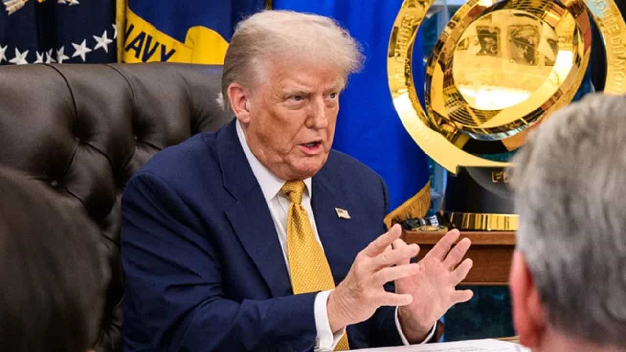 ਜੰਗ ਨਾ ਰੋਕਣ ਤੇ ਰੂਸ ਨੂੰ ਭੁਗਤਣੇ ਪੈਣਗੇ ਨਤੀਜੇ, ਪੁਤਿਨ ਨਾਲ ਮੁਲਾਕਾਤ ਤੋਂ ਪਹਿਲਾਂ ਟਰੰਪ ਨੇ ਦਿੱਤੀ ਧਮਕੀ ਜੰਗ ਨਾ ਰੋਕਣ ਤੇ ਰੂਸ ਨੂੰ ਭੁਗਤਣੇ ਪੈਣਗੇ ਨਤੀਜੇ, ਪੁਤਿਨ ਨਾਲ ਮੁਲਾਕਾਤ ਤੋਂ ਪਹਿਲਾਂ ਟਰੰਪ ਨੇ ਦਿੱਤੀ ਧਮਕੀ