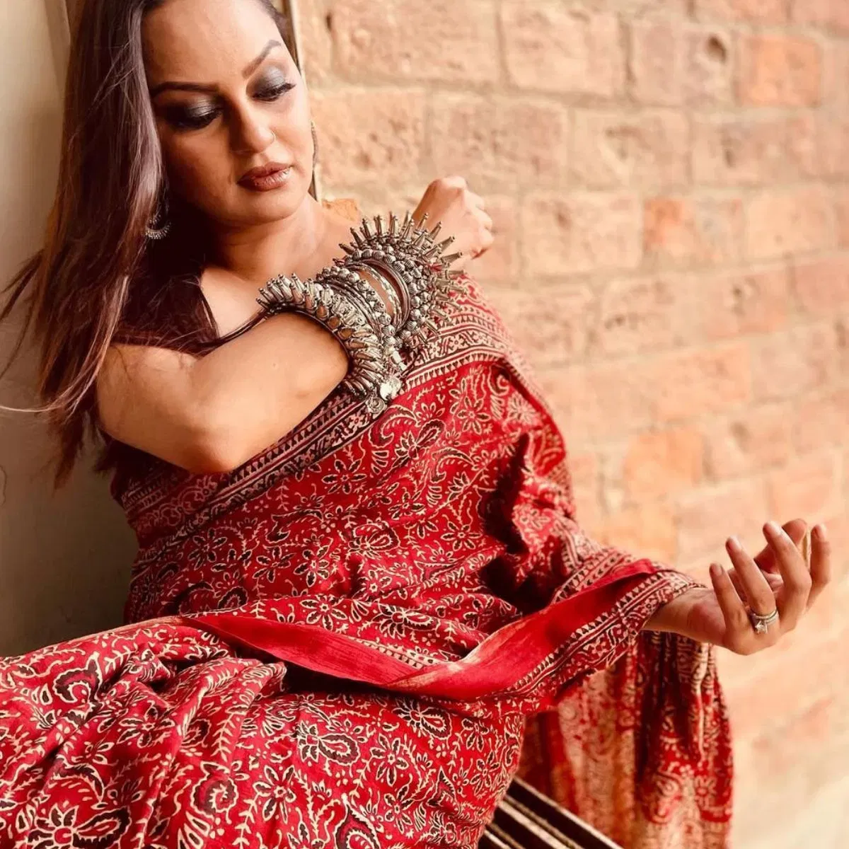 ਜਵੇਰੀਆ ਅੱਬਾਸੀ ਨੇ ਪਾਕਿਸਤਾਨੀ ਨਾਟਕਾਂ ਵਿੱਚ ਬਹੁਤ ਕੰਮ ਕੀਤਾ ਹੈ। ਜਿਸ ਵਿੱਚ - 'ਦਿਲ-ਦੀਆ- ਦੇਹਲੀਜ਼', 'ਥੋੜੀ ਸੀ ਖੁਸ਼ੀਆਂ', 'ਸੁਤੈਲੀ', 'ਤੇਰੇ ਲੀਏ' ਅਤੇ ਹੋਰ ਬਹੁਤ ਸਾਰੇ ਨਾਮ ਸ਼ਾਮਲ ਹਨ। ਉਹ ਇੰਸਟਾਗ੍ਰਾਮ 'ਤੇ ਵੀ ਬਹੁਤ ਸਰਗਰਮ ਹੈ। ਅਤੇ ਆਪਣੀ ਧੀ ਨੂੰ ਸਟਾਈਲ ਵਿੱਚ ਮੁਕਾਬਲਾ ਦਿੰਦੀ ਹੈ। ਵੱਡੀ ਗਿਣਤੀ ਵਿੱਚ ਲੋਕ ਉਨ੍ਹਾਂ ਨੂੰ ਫਾਲੋ ਕਰਦੇ ਹਨ।