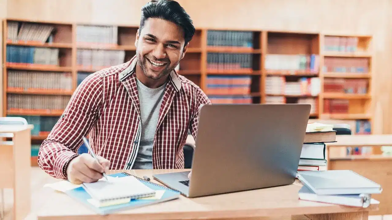 ਇੰਜੀਨੀਅਰਿੰਗ ਦੀ ਡਿਗਰੀ ਵਾਲੇ ਨੌਜਵਾਨਾਂ ਲਈ ਖੁੱਲ੍ਹੀਆਂ ਨੌਕਰੀਆਂ, ਇਸ ਤਰ੍ਹਾਂ ਕਰੋ ਅਪਲਾਈ ਇੰਜੀਨੀਅਰਿੰਗ ਦੀ ਡਿਗਰੀ ਵਾਲੇ ਨੌਜਵਾਨਾਂ ਲਈ ਖੁੱਲ੍ਹੀਆਂ ਨੌਕਰੀਆਂ, ਇਸ ਤਰ੍ਹਾਂ ਕਰੋ ਅਪਲਾਈ