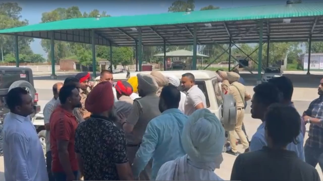 ਜਲੰਧਰ: ਪੁਲਿਸ ਹਿਰਾਸਤ 'ਚ ਭਾਜਪਾ ਆਗੂ ਰਿੰਕੂ ਤੇ ਭੰਡਾਰੀ, ਬਿਨਾਂ ਇਜਾਜ਼ਤ ਲਗਾ ਰਹੇ ਸਨ ਕੈਂਪ