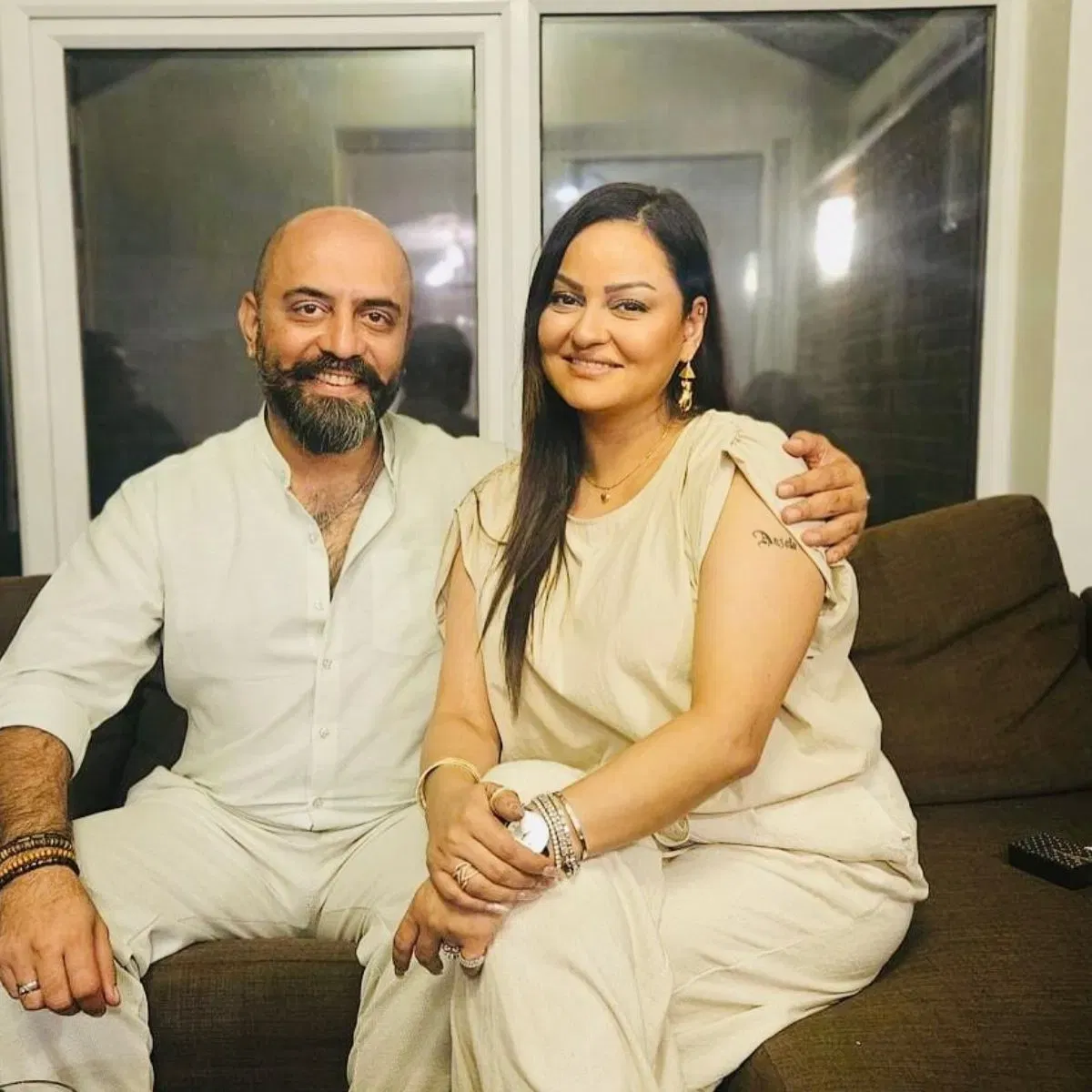 ਹਾਲਾਂਕਿ, ਜਿਸ ਆਦਮੀ ਨਾਲ ਜਵੇਰੀਆ ਅੱਬਾਸੀ ਨੇ ਦੂਜੀ ਵਾਰ ਵਿਆਹ ਕੀਤਾ ਹੈ, ਉਹ ਇੱਕ ਕਾਰੋਬਾਰੀ ਹੈ। ਉਨ੍ਹਾਂ ਨੇ ਖੁਦ ਦੱਸਿਆ ਕਿ ਉਹ ਜਵੇਰੀਆ ਨੂੰ ਨਹੀਂ ਜਾਣਦੇ ਸਨ। ਇਸ ਲਈ ਵਿਆਹ ਤੋਂ ਪਹਿਲਾਂ, ਉਨ੍ਹਾਂ ਨੇ ਗੂਗਲ ਰਾਹੀਂ ਜਾਵੇਰੀਆ ਬਾਰੇ ਜਾਣਨ ਦੀ ਕੋਸ਼ਿਸ਼ ਕੀਤੀ। ਨਾਲ ਹੀ, ਲੋਕਾਂ ਨੇ ਉਨ੍ਹਾਂ ਦੇ ਪਤੀ ਨੂੰ ਹਿੰਦੂ ਸਮਝ ਲਿਆ, ਜਿਸ 'ਤੇ ਉਨ੍ਹਾਂ ਨੇ ਆਪਣੀ ਸਫਾਈ ਦਿੱਤੀ।