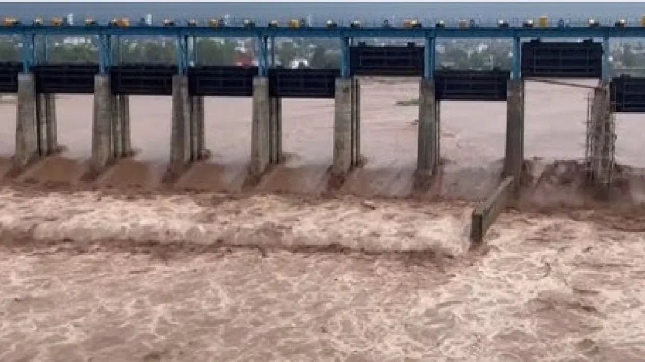 ਸਿੰਧੂ ਜਲ ਸੰਧੀ ਮੁਲਤਵੀ ਹੋਣ ਤੋਂ ਬਾਅਦ ਵੀ, ਭਾਰਤ ਨੇ ਦਿਖਾਇਆ ਵੱਡਾ ਦਿਲ, ਪਾਕਿਸਤਾਨ ਨੂੰ ਤਵੀ ਦੇ ਭਿਆਨਕ ਰੂਪ ਬਾਰੇ ਦਿੱਤੀ ਚੇਤਾਵਨੀ