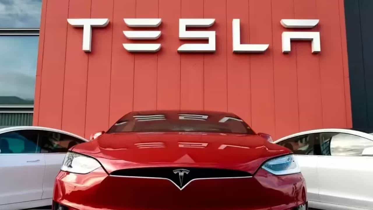 Tesla Charging Station India: Tesla ਦੀਆਂ ਕਾਰਾਂ ਇੱਥੇ ਹੋਣਗੀਆਂ ਚਾਰਜ਼, ਭਾਰਤ ਚ ਖੁਲ੍ਹਿਆ ਪਹਿਲਾ ਚਾਰਜਿੰਗ ਸਟੇਸ਼ਨ Tesla Charging Station India: Tesla ਦੀਆਂ ਕਾਰਾਂ ਇੱਥੇ ਹੋਣਗੀਆਂ ਚਾਰਜ਼, ਭਾਰਤ ਚ ਖੁਲ੍ਹਿਆ ਪਹਿਲਾ ਚਾਰਜਿੰਗ ਸਟੇਸ਼ਨ
