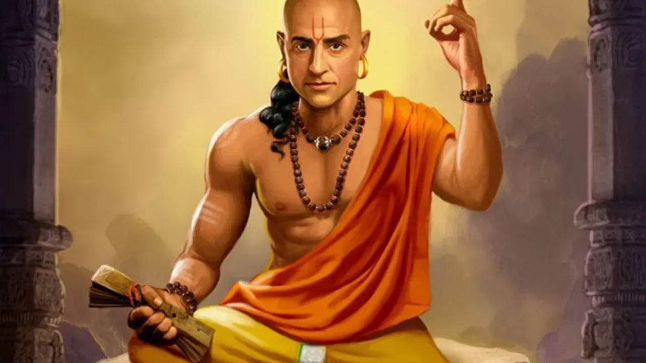 ਬਿਮਾਰਾਂ ਦੀ ਮਦਦ ਕਰੋ - ਚਾਣਕਿਆ ਕਹਿੰਦੇ ਹਨ ਕਿ ਜਿਨ੍ਹਾਂ ਕੋਲ ਪੈਸਾ ਹੈ ਉਨ੍ਹਾਂ ਨੂੰ ਬਿਮਾਰਾਂ ਦੀ ਵੀ ਮਦਦ ਕਰਨੀ ਚਾਹੀਦੀ ਹੈ, ਜੋ ਤੁਹਾਡੇ ਮਨ ਨੂੰ ਸ਼ਾਂਤੀ ਦਿੰਦਾ ਹੈ।