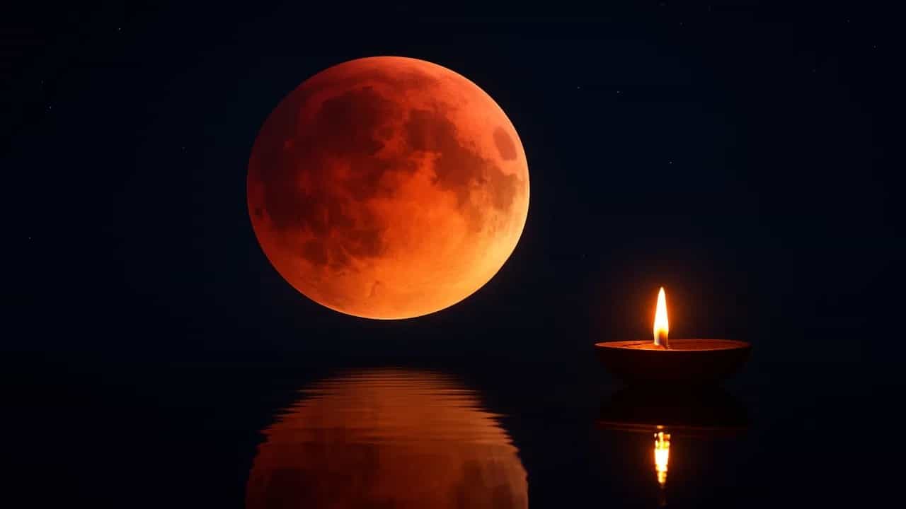 ਭਾਰਤ ਚ ਚੰਦਰ ਗ੍ਰਹਿਣ ਸ਼ੁਰੂ, ਅਸਮਾਨ ਚ ਦਿਖਾਈ ਦੇਵੇਗਾ ਬਲੱਡ ਮੂਨ ਭਾਰਤ ਚ ਚੰਦਰ ਗ੍ਰਹਿਣ ਸ਼ੁਰੂ, ਅਸਮਾਨ ਚ ਦਿਖਾਈ ਦੇਵੇਗਾ ਬਲੱਡ ਮੂਨ