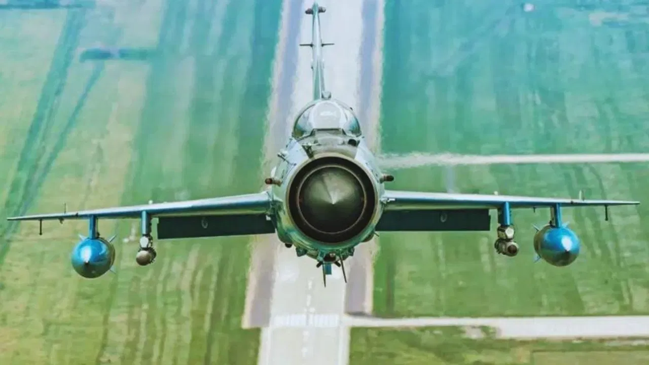 ਆਪਣੀ 62 ਸਾਲਾਂ ਦੀ ਸੇਵਾ ਦੌਰਾਨ, ਸੁਪਰਸੋਨਿਕ ਮਿਗ-21 ਨੇ 1965 ਦੀ ਭਾਰਤ-ਪਾਕਿਸਤਾਨ ਜੰਗ, 1971 ਦੀ ਬੰਗਲਾਦੇਸ਼ ਮੁਕਤੀ ਜੰਗ, 1999 ਦੀ ਕਾਰਗਿਲ ਜੰਗ ਅਤੇ 2019 ਦੇ ਬਾਲਾਕੋਟ ਹਵਾਈ ਹਮਲੇ ਵਿੱਚ ਮਹੱਤਵਪੂਰਨ ਭੂਮਿਕਾ ਨਿਭਾਈ। ਇਹ ਭਾਰਤ ਦਾ ਪਹਿਲਾ ਸੁਪਰਸੋਨਿਕ ਜੈੱਟ ਸੀ, ਭਾਵ ਇਹ ਆਵਾਜ਼ ਦੀ ਗਤੀ (332 ਮੀਟਰ ਪ੍ਰਤੀ ਸਕਿੰਟ) ਤੋਂ ਵੀ ਤੇਜ਼ ਉੱਡ ਸਕਦਾ ਸੀ। ਹੁਣ ਇਸਦੀ ਥਾਂ LCA ਮਾਪਕ 1A  ਲੈ ਲਵੇਗਾ।