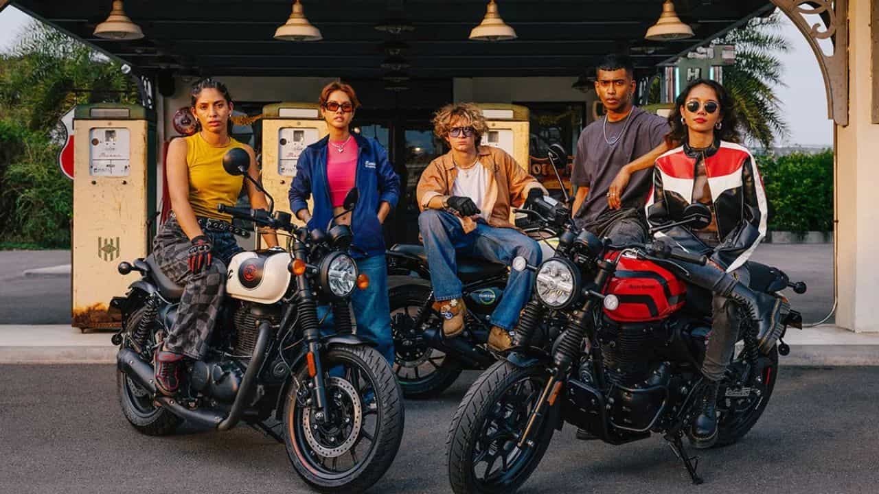 1.50 ਲੱਖ ਤੋਂ ਸ਼ੁਰੂ ਹੁੰਦੀਆਂ ਹਨ ਇਹ 350cc ਬਾਈਕਸ, ਪਹਿਲੇ ਸਥਾਨ ਤੇ ਲੁੱਕ ਤੇ ਇੰਜਣ 1.50 ਲੱਖ ਤੋਂ ਸ਼ੁਰੂ ਹੁੰਦੀਆਂ ਹਨ ਇਹ 350cc ਬਾਈਕਸ, ਪਹਿਲੇ ਸਥਾਨ ਤੇ ਲੁੱਕ ਤੇ ਇੰਜਣ