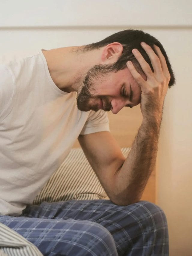 ਲਗਾਤਾਰ ਥਕਾਵਟ ਅਤੇ ਨੀਂਦ ਨਾ ਆਉਣਾ ਕਿਸ ਵਿਟਾਮਿਨ ਦੀ ਕਮੀ ਦੇ ਲੱਛਣ ਹਨ