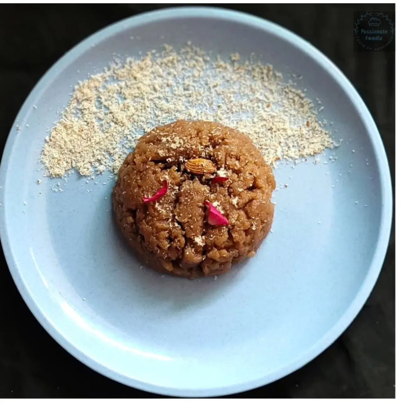 ਸਿੰਘਾੜੇ ਦਾ ਆਟਾ ਸਿੰਘਾੜੇ ਨੂੰ ਸੁਖਾ ਕੇ ਬਣਾਇਆ ਜਾਂਦਾ ਹੈ, ਜੋ ਵਰਤ ਲਈ ਇੱਕ ਵਧੀਆ ਗਲੂਟਨ-ਫਰੀ ਫੂਡ ਹੈ। ਇਹ ਕਾਰਬੋਹਾਈਡਰੇਟ ਦਾ ਵੀ ਚੰਗਾ ਸਰੋਤ ਹੈ। ਇਸ ਵਿੱਚ ਪ੍ਰੋਟੀਨ, ਫਾਈਬਰ, ਵਿਟਾਮਿਨ ਬੀ6, ਅਤੇ ਕਾਪਰ ਵਰਗੇ ਜ਼ਰੂਰੀ ਪੌਸ਼ਟਿਕ ਤੱਤ ਹੁੰਦੇ ਹਨ। ਵਰਤ ਦੌਰਾਨ ਸਿੰਘਾੜੇ ਦਾ ਵਿਆਪਕ ਤੌਰ 'ਤੇ ਖਾਧਾ ਜਾਂਦਾ ਹੈ। ਤੁਸੀਂ ਇਸ ਦੀਆਂ ਪੂਰੀਆਂ ਬਣਾ ਸਕਦੇ ਹੋ