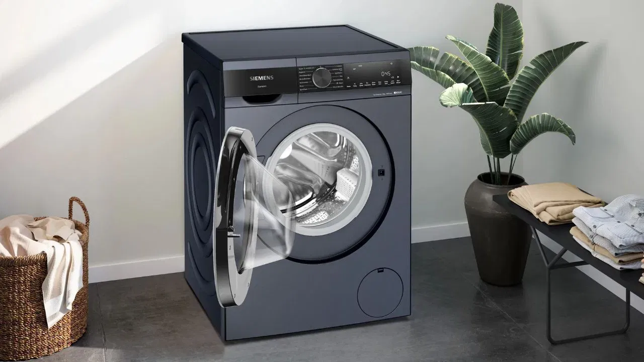 ਵਾਸ਼ਿੰਗ ਮਸ਼ੀਨਾਂ ਵੀ ਸਸਤੀਆਂ ਹੋ ਜਾਣਗੀਆਂ। ਇਹ ਮਸ਼ੀਨਾਂ ਘਰਾਂ ਦੇ ਨਾਲ-ਨਾਲ ਵੱਡੇ ਰੈਸਟੋਰੈਂਟਾਂ ਵਿੱਚ ਵੀ ਵਰਤੀਆਂ ਜਾਂਦੀਆਂ ਹਨ। ਇਨ੍ਹਾਂ ਮਸ਼ੀਨਾਂ 'ਤੇ 18% GST ਲਗਾਇਆ ਗਿਆ ਹੈ, ਪਹਿਲਾਂ ਇਨ੍ਹਾਂ 'ਤੇ 28% GST ਲੱਗਦਾ ਸੀ।