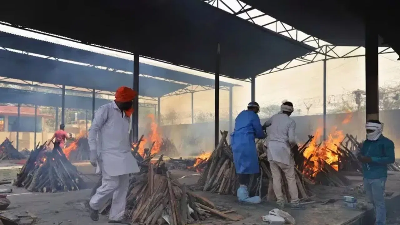 ਜਿਵੇਂ ਕਿ ਵਿਸ਼ਨੂੰ ਪੁਰਾਣ ਵਿੱਚ ਦੱਸਿਆ ਗਿਆ ਹੈ, ਕਿਸੇ ਨੂੰ ਰਾਤ ਨੂੰ ਸ਼ਮਸ਼ਾਨਘਾਟ ਜਾਂ ਇਸਦੇ ਆਲੇ ਦੁਆਲੇ ਜਾਣ ਦੀ ਗਲਤੀ ਨਹੀਂ ਕਰਨੀ ਚਾਹੀਦੀ। ਦਿਨ ਵੇਲੇ ਇਸ ਸਥਾਨ 'ਤੇ ਜਾਣਾ ਵੀ ਖ਼ਤਰਨਾਕ ਅਤੇ ਡਰਾਉਣਾ ਹੈ। ਪਰ ਰਾਤ ਨੂੰ ਇਸ ਸਥਾਨ 'ਤੇ ਜਾਣ ਤੋਂ ਬਚਣਾ ਚਾਹੀਦਾ ਹੈ।