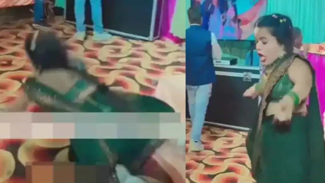 Viral Video: ਲਾੜੇ-ਲਾੜੀ ਨੂੰ ਅਸ਼ੀਰਵਾਦ ਦੇਣਾ ਔਰਤ ਲਈ ਪਿਆ ਭਾਰੀ, ਅਚਾਨਕ ਹੋ ਗਈ ਖੇਡ, ਵਾਇਰਲ ਹੋਇਆ VIDEO Viral Video: ਲਾੜੇ-ਲਾੜੀ ਨੂੰ ਅਸ਼ੀਰਵਾਦ ਦੇਣਾ ਔਰਤ ਲਈ ਪਿਆ ਭਾਰੀ, ਅਚਾਨਕ ਹੋ ਗਈ ਖੇਡ, ਵਾਇਰਲ ਹੋਇਆ VIDEO