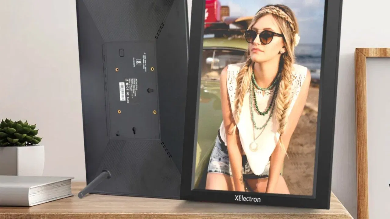 ਡਿਜੀਟਲ ਫੋਟੋ ਫਰੇਮ ਹਰ ਰੋਜ਼ ਯਾਦਾਂ ਨੂੰ ਜ਼ਿੰਦਾ ਰੱਖਣ ਦਾ ਸੁੰਦਰ ਤਰੀਕਾ ਹੈ। ਪੂਰੀ HD ਟੱਚ ਸਕ੍ਰੀਨ ਅਤੇ WiFi ਕਨੈਕਟੀਵਿਟੀ ਦੇ ਨਾਲ, ਡਿਜੀਟਲ ਫੋਟੋ ਫਰੇਮ ਤੁਹਾਨੂੰ ਆਸਾਨੀ ਨਾਲ ਫੋਟੋਆਂ ਅਤੇ ਵੀਡੀਓ ਸ਼ੇਅਰ ਕਰਨ ਦਾ ਆਪਸ਼ਨ ਦਿੰਦਾ ਹੈ। ਇਹ ਹਰ ਰੋਜ਼ ਤੁਹਾਡੇ ਰਿਸ਼ਤੇ ਦੀਆਂ ਸੁੰਦਰ ਯਾਦਾਂ ਨੂੰ ਤਾਜ਼ਾ ਕਰੇਗਾ।(image-Amazon)