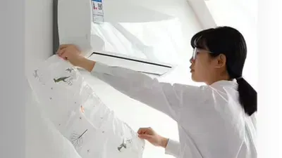 AC ਨੂੰ ਢੱਕਣਾ ਪਵੇਗਾ ਭਾਰੀ, ਸਰਦੀਆਂ ਦੌਰਾਨ ਨਾ ਕਰੋ ਇਹ ਗਲਤੀ, ਜਾਣੋ ਕੀ ਕਹਿੰਦੇ ਹਨ EXPERTS ਸੋਚ ਰਹੇ ਹੋ? ਜੇ ਹਾਂ, ਤਾਂ ਤੁਹਾਨੂੰ ਅਜਿਹਾ ਕਰਨ ਤੋਂ ਬਚਣਾ ਚਾਹੀਦਾ ਹੈ। ਸਾਲਾਂ ਤੋਂ,A.C ਟੈਕਨੀਸ਼ੀਅਨ ਕਹਿ ਰਹੇ ਹਨ ਕਿ ਅਗਲੇ ਸੀਜ਼ਨ ਤੱਕ ਇਸਨੂੰ ਸਟੋਰੇਜ ਲਈ ਢੱਕ ਕੇ ਰੱਖਣ ਦੀ ਸਲਾਹ ਨਹੀਂ ਦਿੰਦੇ । ਇਸ ਨਾਲ ਤੁਹਾਡੇ  ਏਸੀ ਵਿੱਚ ਕਈ ਸਮੱਸਿਆਵਾਂ ਪੈਦਾ ਹੋ ਸਕਦੀਆਂ ਹਨ, ਜਿਸ ਨਾਲ ਅਗਲੀਆਂ ਗਰਮੀਆਂ ਵਿੱਚ ਇਸਦੀ ਵਰਤੋਂ ਕਰਨ ਤੋਂ ਪਹਿਲਾਂ ਤੁਹਾਨੂੰ ਮੁਰੰਮਤ 'ਤੇ ਕਾਫ਼ੀ ਪੈਸਾ ਖਰਚ ਕਰਨਾ ਪਵੇਗਾ। ਆਓ ਇਸਨੂੰ ਵਿਸਥਾਰ ਵਿੱਚ ਸਮਝੀਏ।