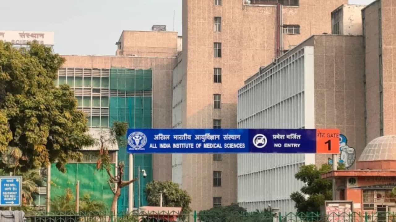 AIIMS ਵਿੱਚ ਨਿਕਲਿਆਂ ਅਸਾਮੀਆਂ, ਤਨਖਾਹ 2 ਲੱਖ ਰੁਪਏ ਤੋਂ ਵੱਧ, 50 ਸਾਲ ਤੋਂ ਵੱਧ ਉਮਰ ਦੇ ਲੋਕ ਵੀ ਕਰ ਸਕਦੇ ਹਨ ਅਪਲਾਈ AIIMS ਵਿੱਚ ਨਿਕਲਿਆਂ ਅਸਾਮੀਆਂ, ਤਨਖਾਹ 2 ਲੱਖ ਰੁਪਏ ਤੋਂ ਵੱਧ, 50 ਸਾਲ ਤੋਂ ਵੱਧ ਉਮਰ ਦੇ ਲੋਕ ਵੀ ਕਰ ਸਕਦੇ ਹਨ ਅਪਲਾਈ