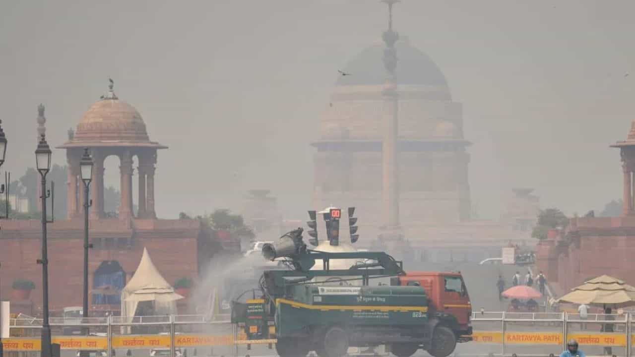 Delhi Air Quality Increase: ਦਿੱਲੀ ਵਿੱਚ ਜ਼ਹਿਰੀਲੀ ਹਵਾ ਵਧੀ, ਕੀ ਦੀਵਾਲੀ ਨਵੀਆਂ ਚਿੰਤਾਵਾਂ ਲੈ ਕੇ ਆਈ? Delhi Air Quality Increase: ਦਿੱਲੀ ਵਿੱਚ ਜ਼ਹਿਰੀਲੀ ਹਵਾ ਵਧੀ, ਕੀ ਦੀਵਾਲੀ ਨਵੀਆਂ ਚਿੰਤਾਵਾਂ ਲੈ ਕੇ ਆਈ?