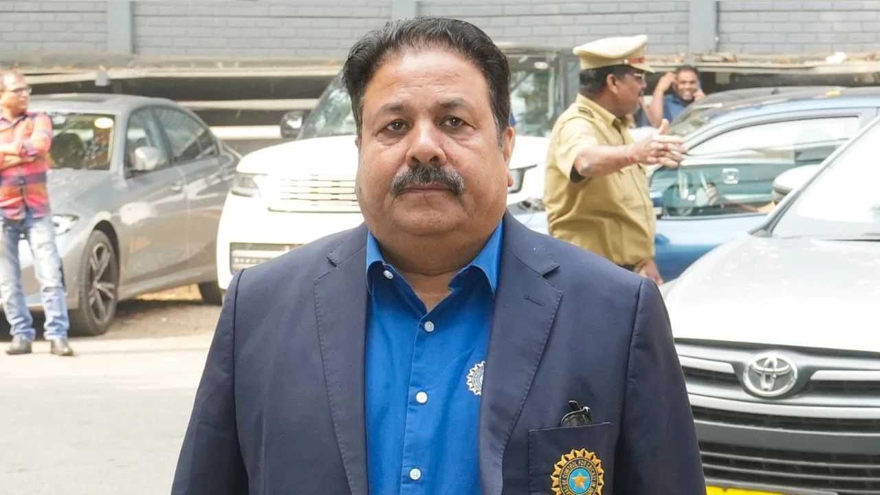 ਹੋਟਲ ਤੋਂ ਲਏ ਗਏ ਖਾਣੇ ਦੇ ਸੈਂਪਲ... ਖਿਡਾਰੀਆਂ ਦੀ ਅਚਾਨਕ ਬਿਗੜੀ ਸਿਹਤ, ਐਕਸ਼ਨ ਚ BCCI ਹੋਟਲ ਤੋਂ ਲਏ ਗਏ ਖਾਣੇ ਦੇ ਸੈਂਪਲ... ਖਿਡਾਰੀਆਂ ਦੀ ਅਚਾਨਕ ਬਿਗੜੀ ਸਿਹਤ, ਐਕਸ਼ਨ ਚ BCCI