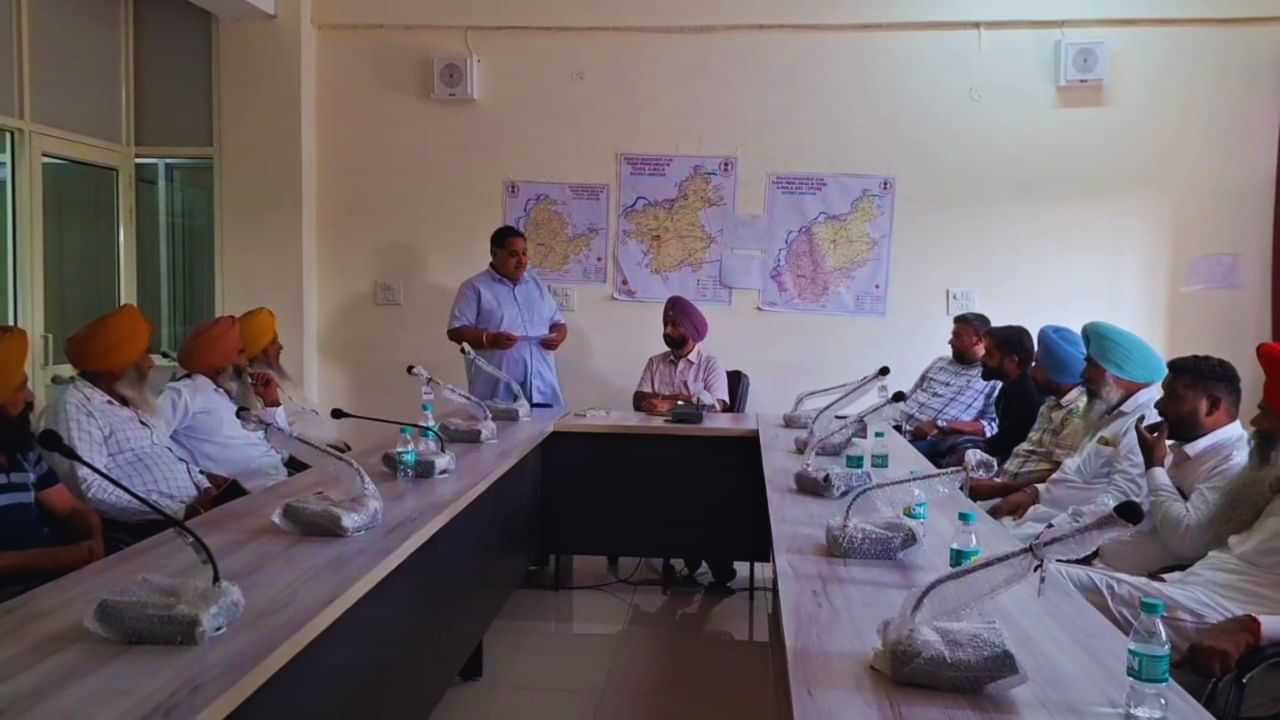 ਰਾਵੀ ਵਿੱਚ ਵਧਿਆ ਪਾਣੀ ਦਾ ਪੱਧਰ, ਪ੍ਰਸ਼ਾਸਨ ਵੱਲੋਂ 12 ਅਕਤੂਬਰ ਤੱਕ ਦਰਿਆ ਪਾਰ ਕਰਨ ਤੇ ਪਾਬੰਦੀ ਰਾਵੀ ਵਿੱਚ ਵਧਿਆ ਪਾਣੀ ਦਾ ਪੱਧਰ, ਪ੍ਰਸ਼ਾਸਨ ਵੱਲੋਂ 12 ਅਕਤੂਬਰ ਤੱਕ ਦਰਿਆ ਪਾਰ ਕਰਨ ਤੇ ਪਾਬੰਦੀ