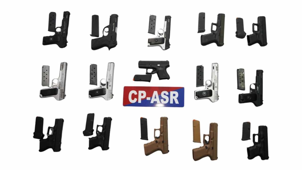 ਪਾਕਿਸਤਾਨ ਤੋਂ ਆਈ ਹਥਿਆਰਾਂ ਦੀ ਖੇਪ, 15 ਆਧੁਨਿਕ ਪਿਸਤੌਲ ਬਰਾਮਦ, ਸੱਤ ਮੁਲਜ਼ਮ ਗ੍ਰਿਫ਼ਤਾਰ ਪਾਕਿਸਤਾਨ ਤੋਂ ਆਈ ਹਥਿਆਰਾਂ ਦੀ ਖੇਪ, 15 ਆਧੁਨਿਕ ਪਿਸਤੌਲ ਬਰਾਮਦ, ਸੱਤ ਮੁਲਜ਼ਮ ਗ੍ਰਿਫ਼ਤਾਰ