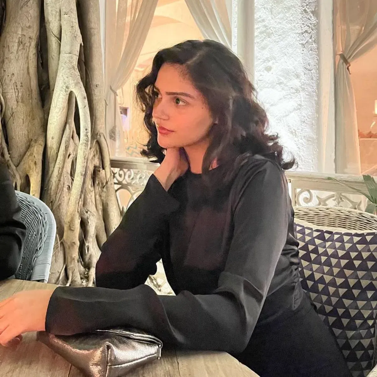 ਅਨਿਤ ਪੱਡਾ ਨੇ ਆਪਣੀ ਪੜ੍ਹਾਈ ਦਿੱਲੀ ਯੂਨੀਵਰਸਿਟੀ ਦੇ Jesus and Mary College ਤੋਂ ਪੂਰੀ ਕੀਤੀ, ਜਿੱਥੋਂ ਉਨ੍ਹਾਂ ਨੇ Political Science ਵਿੱਚ ਡਿਗਰੀ ਪ੍ਰਾਪਤ ਕੀਤੀ ਅਤੇ ਇਸ ਤੋਂ ਬਾਅਦ ਉਨ੍ਹਾਂ ਨੇ ਮਾਡਲਿੰਗ ਦੀ ਦੁਨੀਆ ਵਿੱਚ ਕਦਮ ਰੱਖਿਆ ।