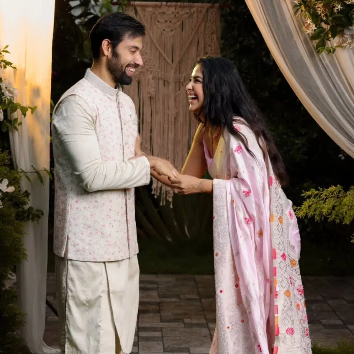 ਅਵਿਕਾ ਗੌਰ ਨੇ 11 ਜੂਨ, 2025 ਨੂੰ ਮਿਲਿੰਦ ਚੰਦਵਾਨੀ ਨਾਲ ਮੰਗਣੀ ਕੀਤੀ ਸੀ। ਉਨ੍ਹਾਂ ਨੇ ਸੋਸ਼ਲ ਮੀਡੀਆ 'ਤੇ ਤਸਵੀਰ ਵੀ ਸ਼ੇਅਰ ਕੀਤੀ ਸੀ। ਅਵਿਕਾ ਅਤੇ ਮਿਲਿੰਦ ਪੰਜ ਸਾਲਾਂ ਤੋਂ ਡੇਟ ਕਰ ਰਹੇ ਸਨ, ਜਿਸ ਤੋਂ ਬਾਅਦ ਉਨ੍ਹਾਂ ਨੇ ਮੰਗਣੀ ਕਰਨ ਦਾ ਫੈਸਲਾ ਕੀਤਾ। ਹੁਣ, ਉਨ੍ਹਾਂ ਦਾ ਵਿਆਹ ਹੋ ਗਿਆ ਹੈ।