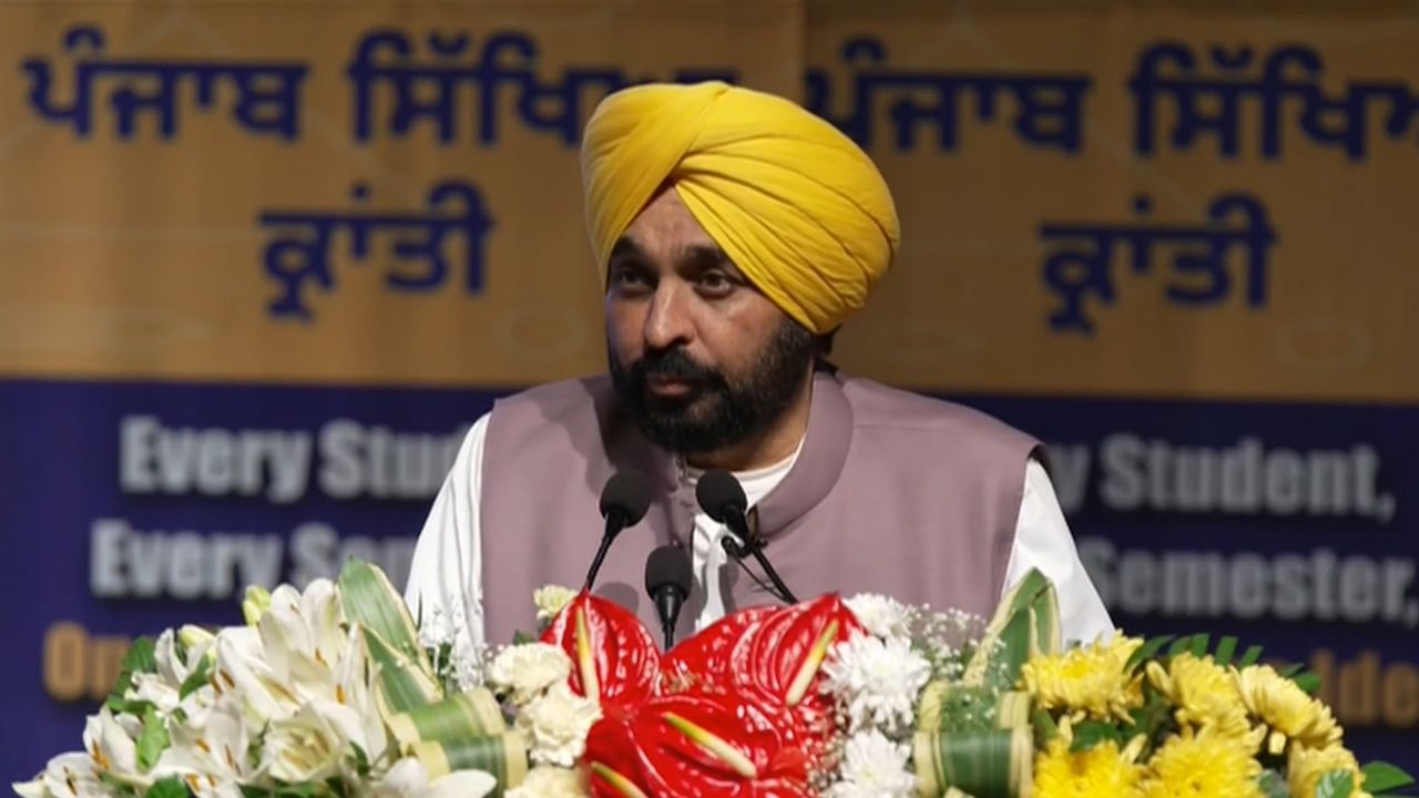 ਪੰਜਾਬ ਦੀ ਧਰਤੀ ਤੇ ਜੋ ਮਿਹਨਤ ਕਰਦਾ ਹੈ, ਉਹ ਕਦੇ ਭੁੱਖਾ ਨਹੀਂ ਮਰਦਾ.. ਮੁੱਖ ਮੰਤਰੀ ਨੇ ਸ਼ੁਰੂ ਕੀਤਾ ਉੱਦਮਤਾ ਕੋਰਸ