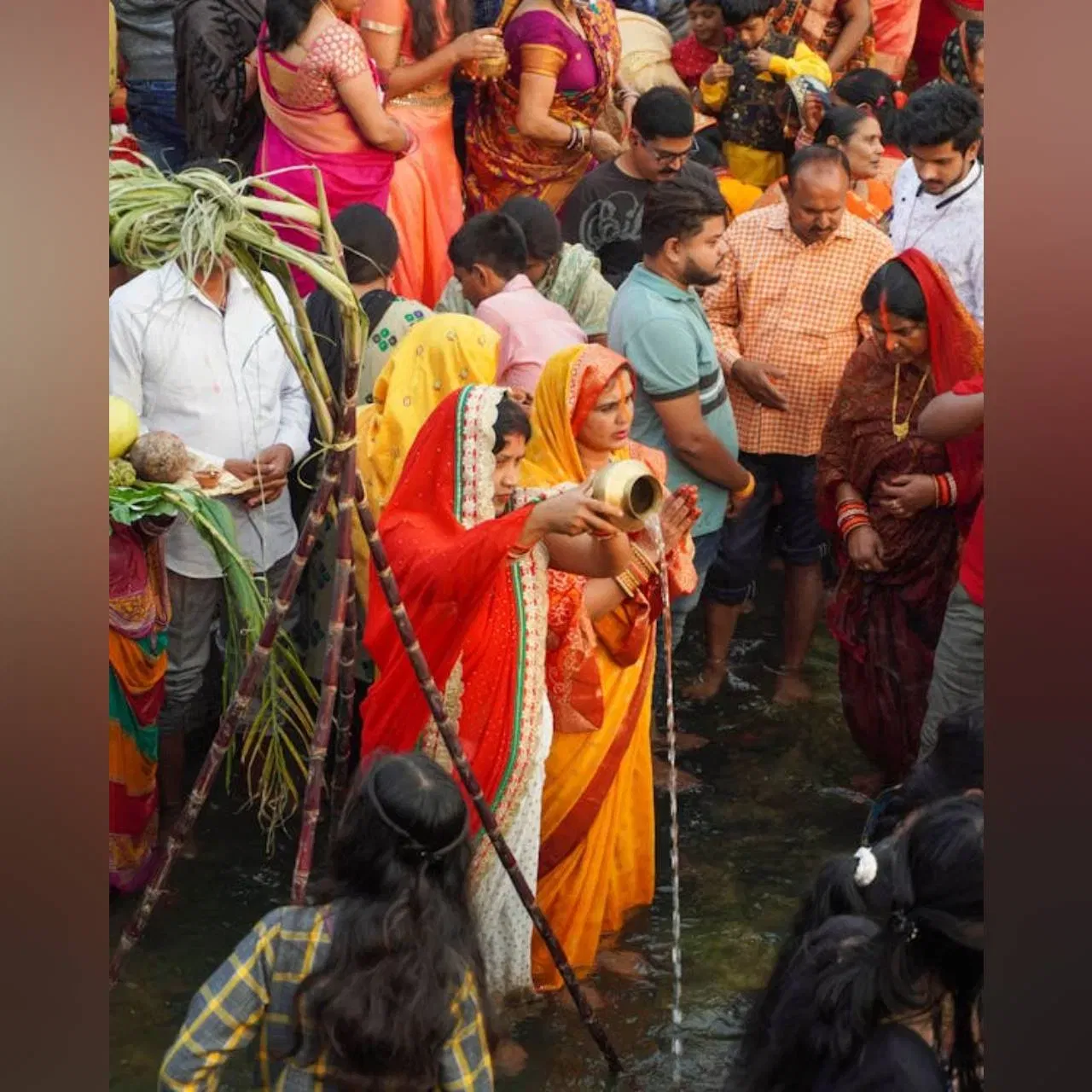 ਗੰਨਾ ਸਰੀਰ ਨੂੰ ਹਾਈਡਰੇਟ ਰੱਖਣ ਵਿੱਚ ਮਦਦ ਕਰਦਾ ਹੈ। ਇਸ ਵਿੱਚ ਫਾਈਬਰ ਵੀ ਹੁੰਦਾ ਹੈ, ਜੋ ਅੰਤੜੀਆਂ ਦੀ ਸਿਹਤ ਲਈ ਚੰਗਾ ਹੁੰਦਾ ਹੈ। ਇਹ ਪੇਟ ਨੂੰ ਠੰਡਾ ਕਰਦਾ ਹੈ। ਤੁਸੀਂ ਗੰਨੇ ਦਾ ਰਸ ਬਣਾ ਕੇ ਪੀ ਸਕਦੇ ਹੋ। ਵਿਕਲਪਕ ਤੌਰ 'ਤੇ, ਤੁਸੀਂ ਇਸਨੂੰ ਚੌਲਾਂ ਨਾਲ ਪਕਾ ਸਕਦੇ ਹੋ, ਜਿਸਨੂੰ ਤਿਆਰ ਕਰਨਾ ਬਹੁਤ ਹੀ  ਆਸਾਨ ਹੈ।